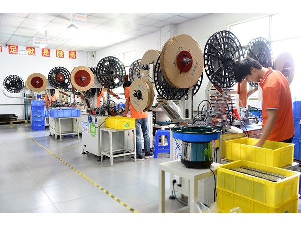 選擇連接器生產廠家，他們做到了當天快速交貨！「軒業」